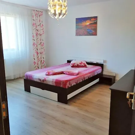 Apartament Ruth * إيفوري نورد